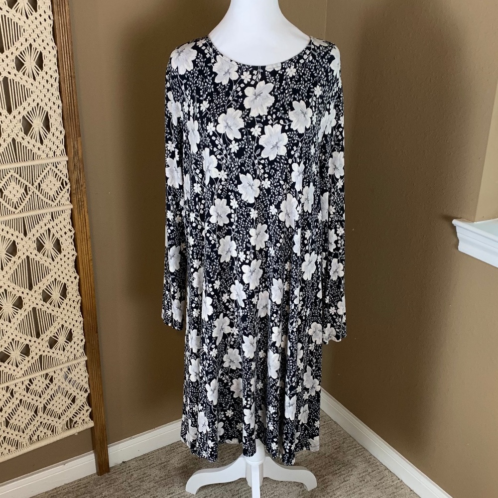 Old Navy Black & White Floral Long Sleeve Dress Size XL - Flowy Midi Fit & Flare